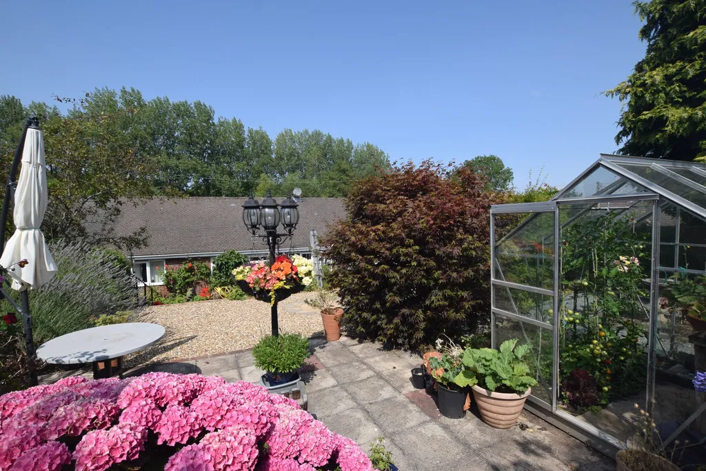 Shrubbery Road, Ketley Bank, photo 23