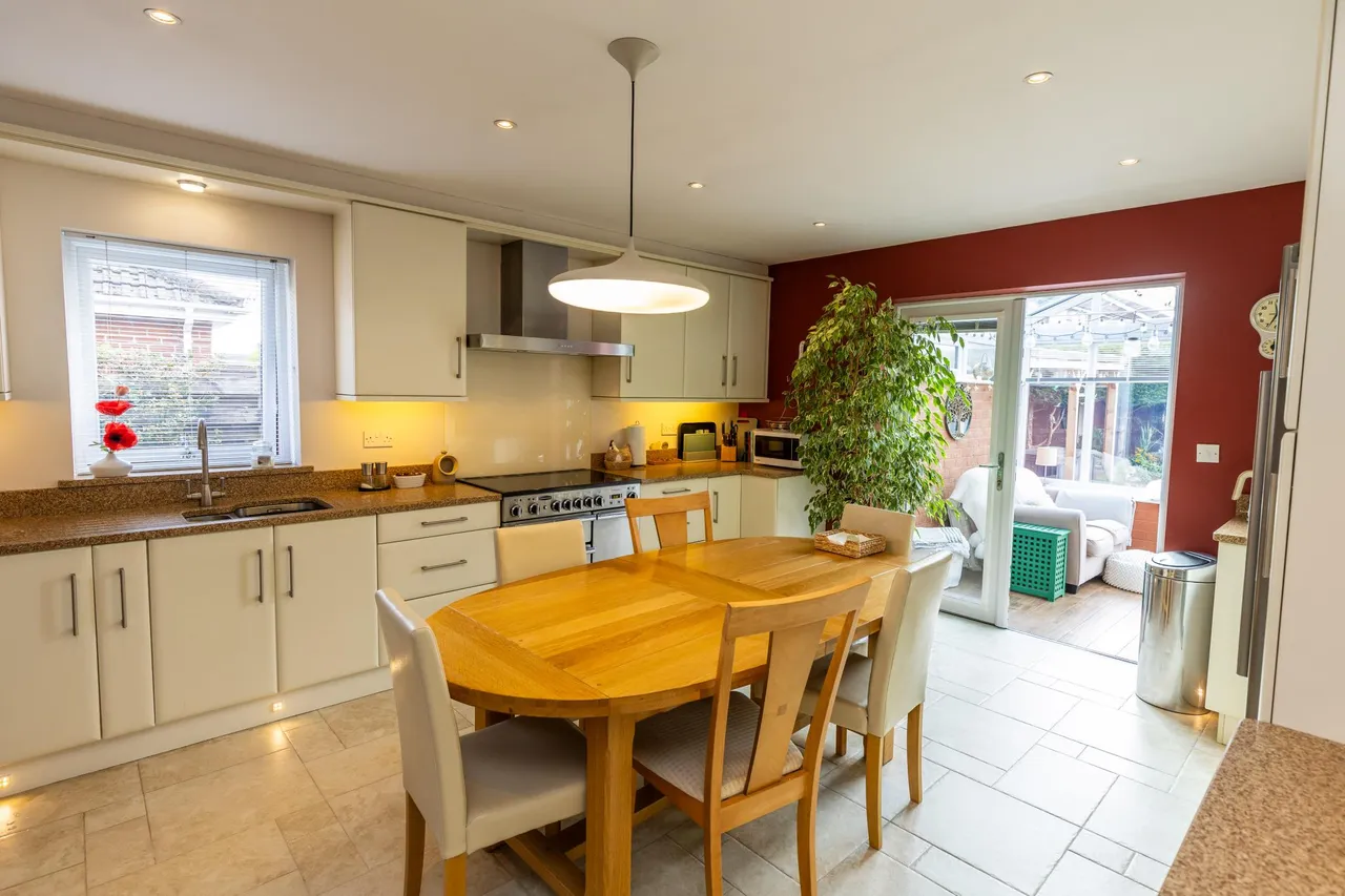 Linthorpe Road, Buckley, CH7, photo 8