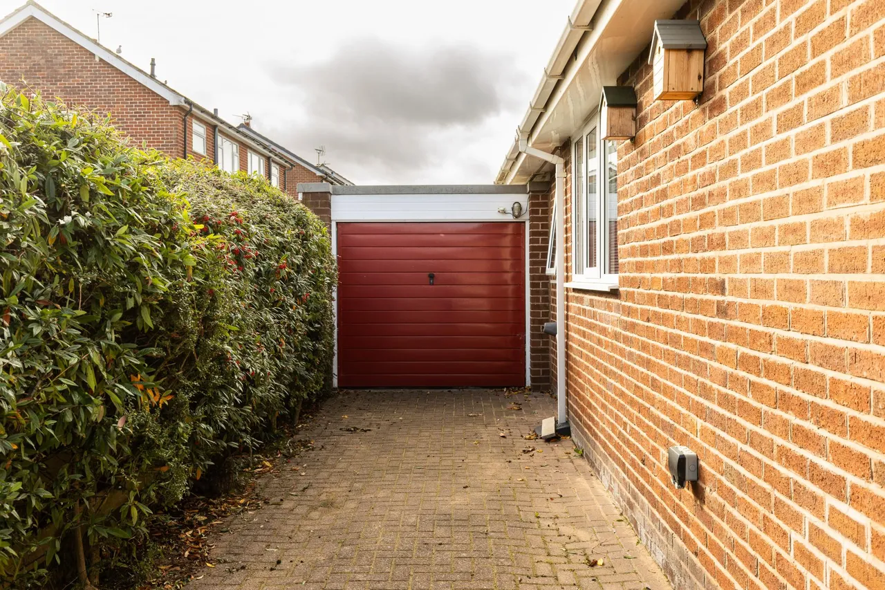Linthorpe Road, Buckley, CH7, photo 26