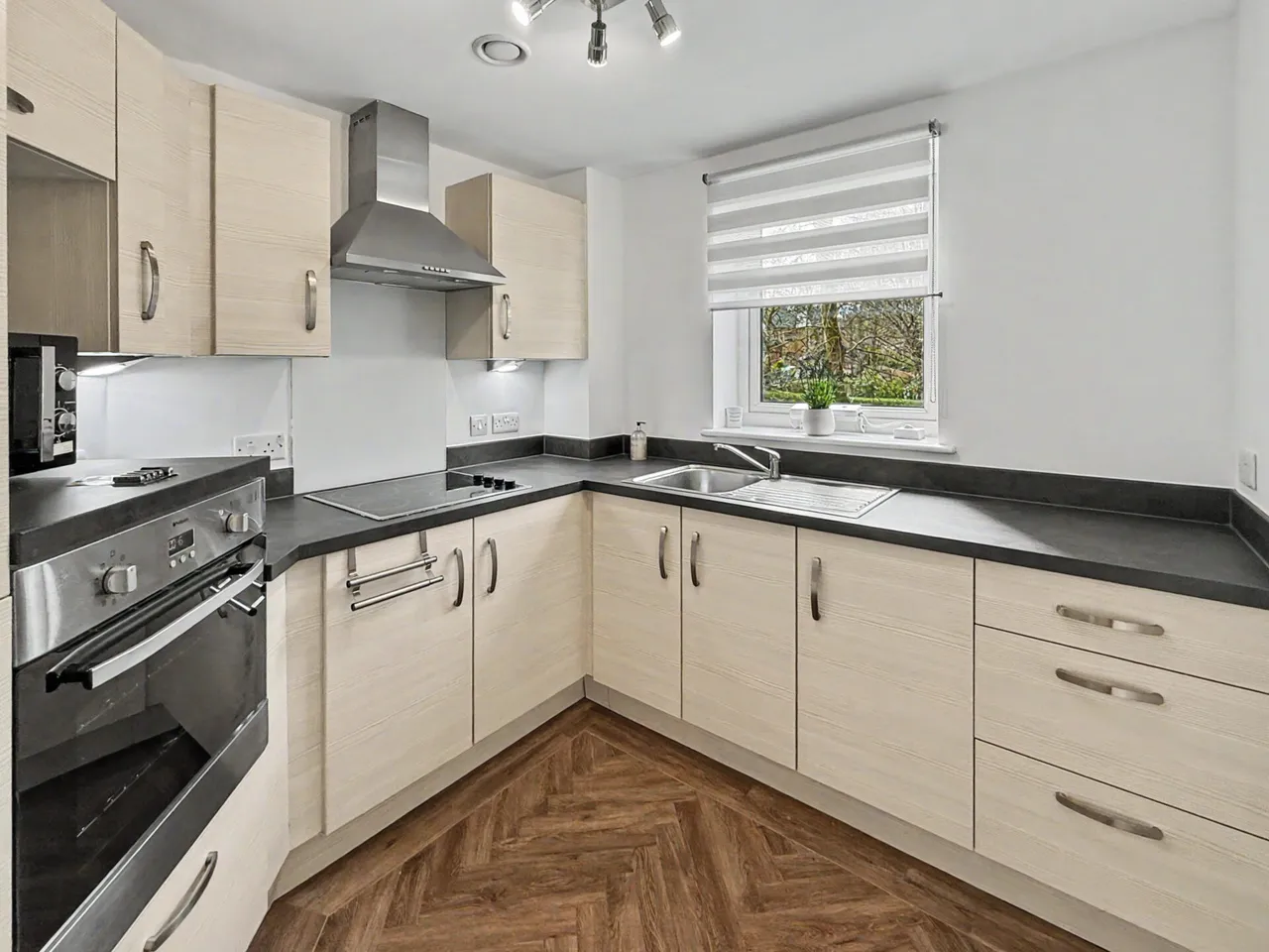 Park View Road, Prestwich, M25, photo 2