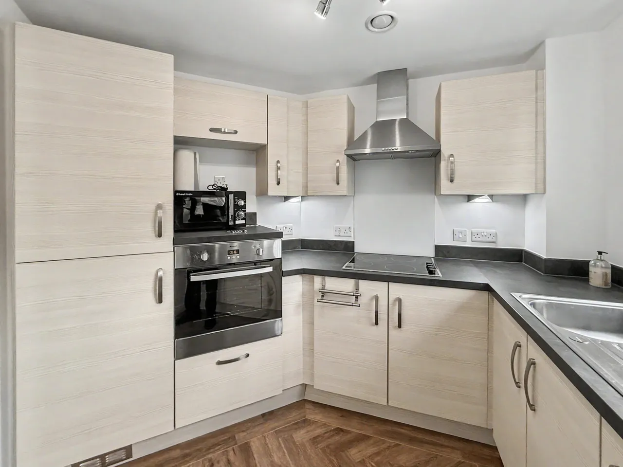 Park View Road, Prestwich, M25, photo 5