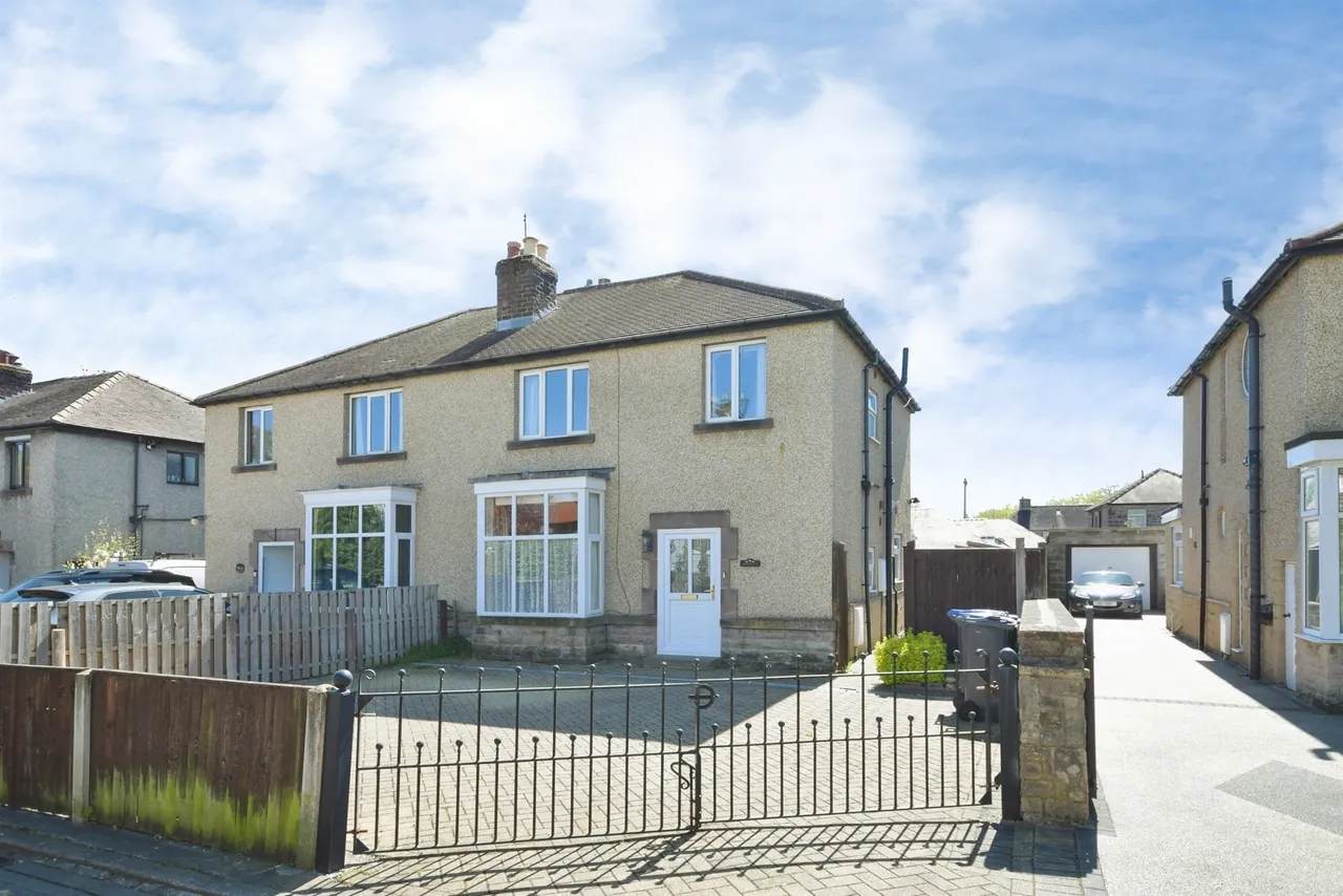 3 bed house for sale — Granby Croft, Bakewell