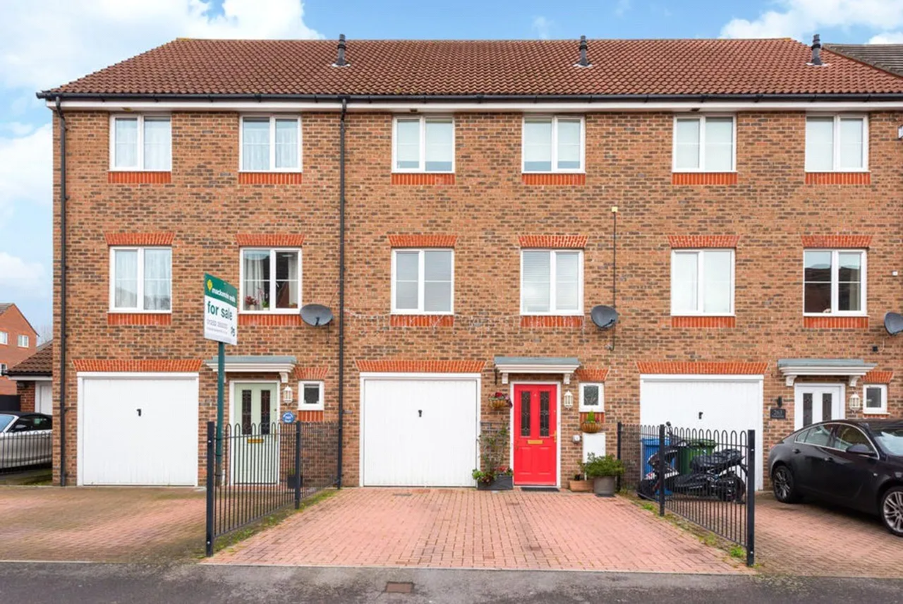 5 bed house for sale — Woodland Walk, Aldershot, Hampshire, GU12 4FQ