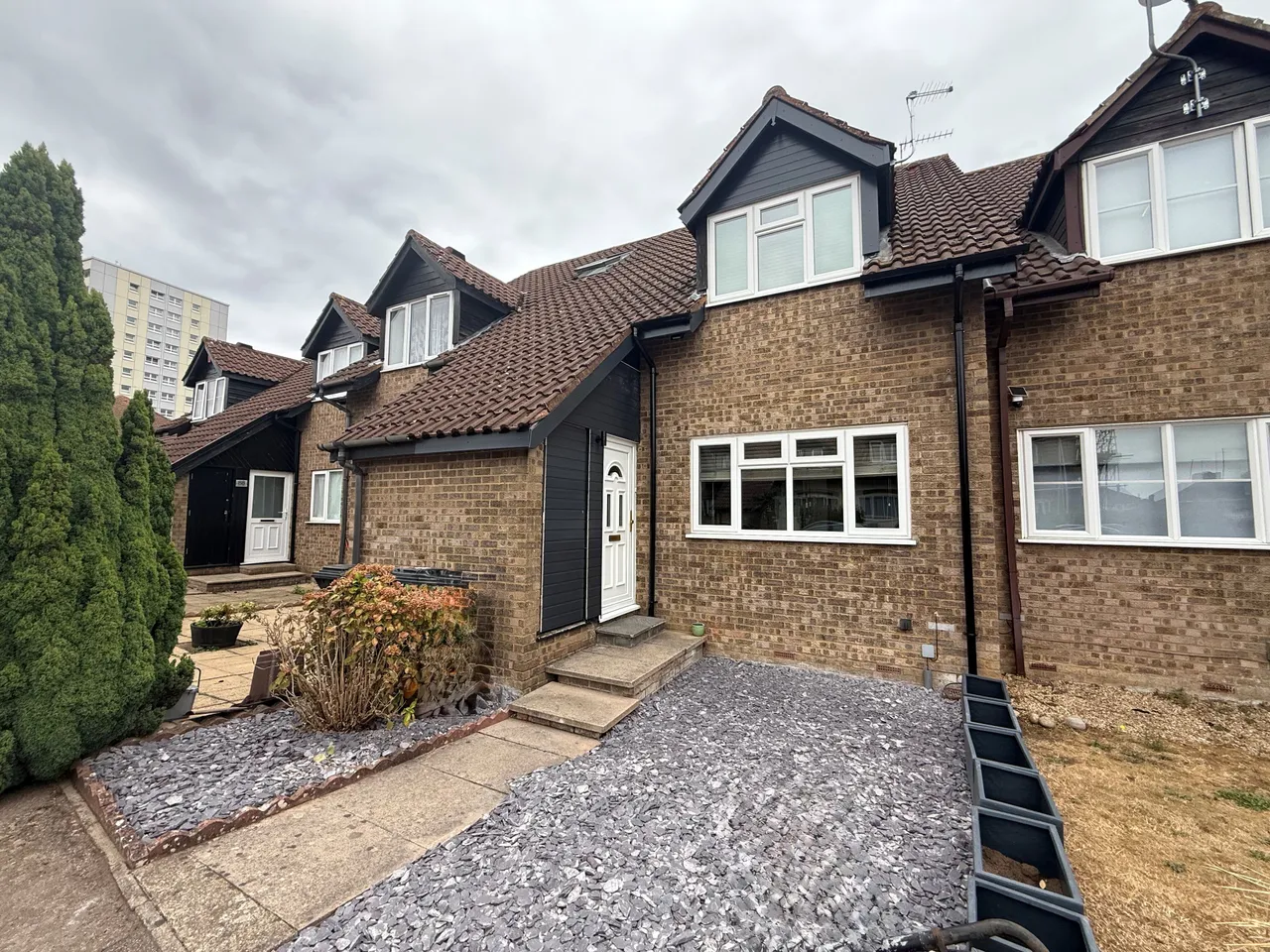 1 bed house to rent — Mahon Close, ENFIELD