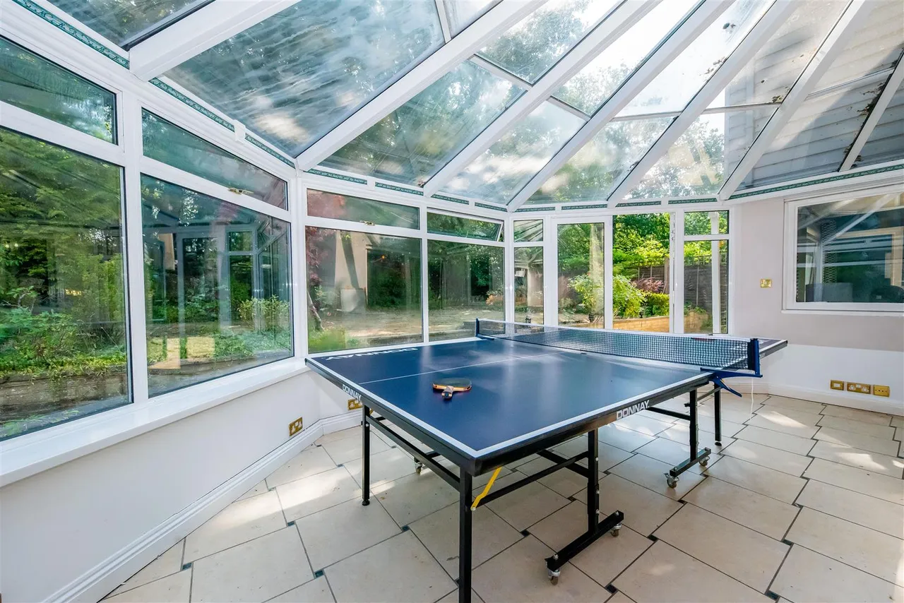 Cherrydale Road, Camberley, photo 18