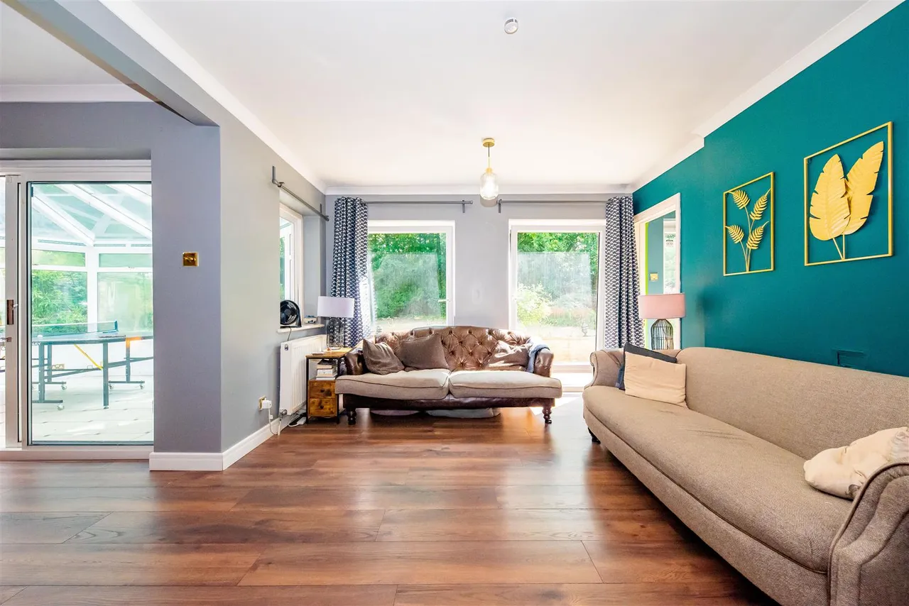 Cherrydale Road, Camberley, photo 19