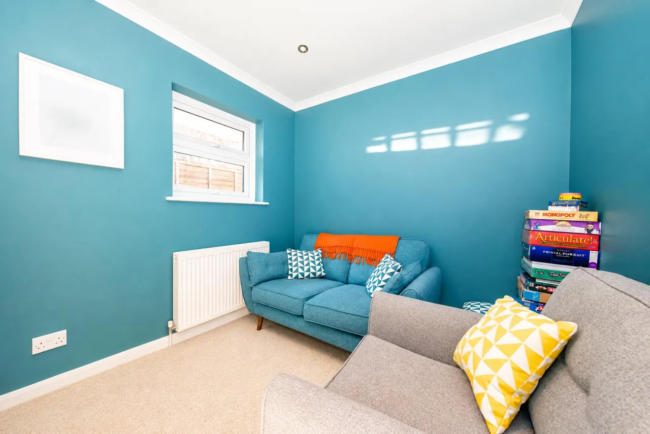 Cherrydale Road, Camberley, photo 7