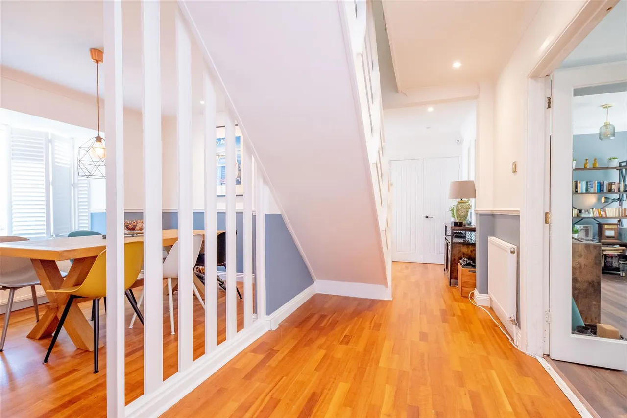 Cherrydale Road, Camberley, photo 24