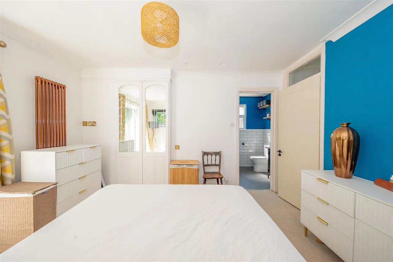 Cherrydale Road, Camberley, photo 22
