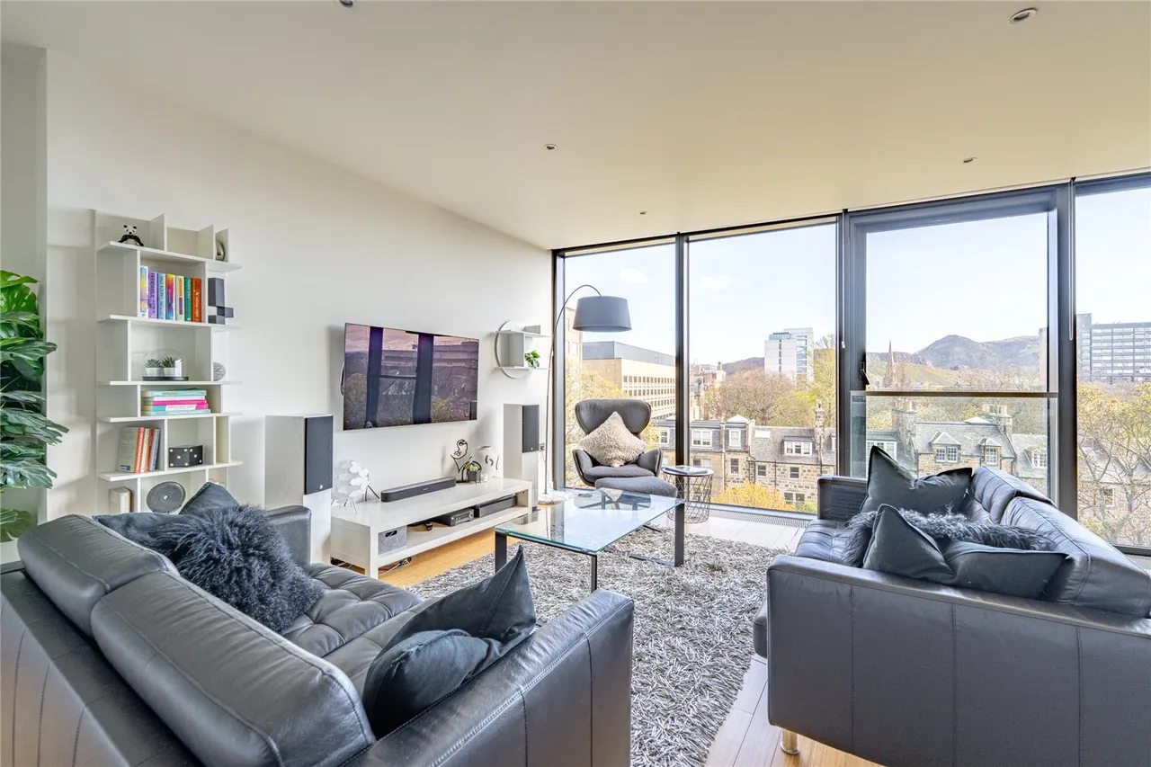 Simpson Loan, Edinburgh, EH3, photo 4
