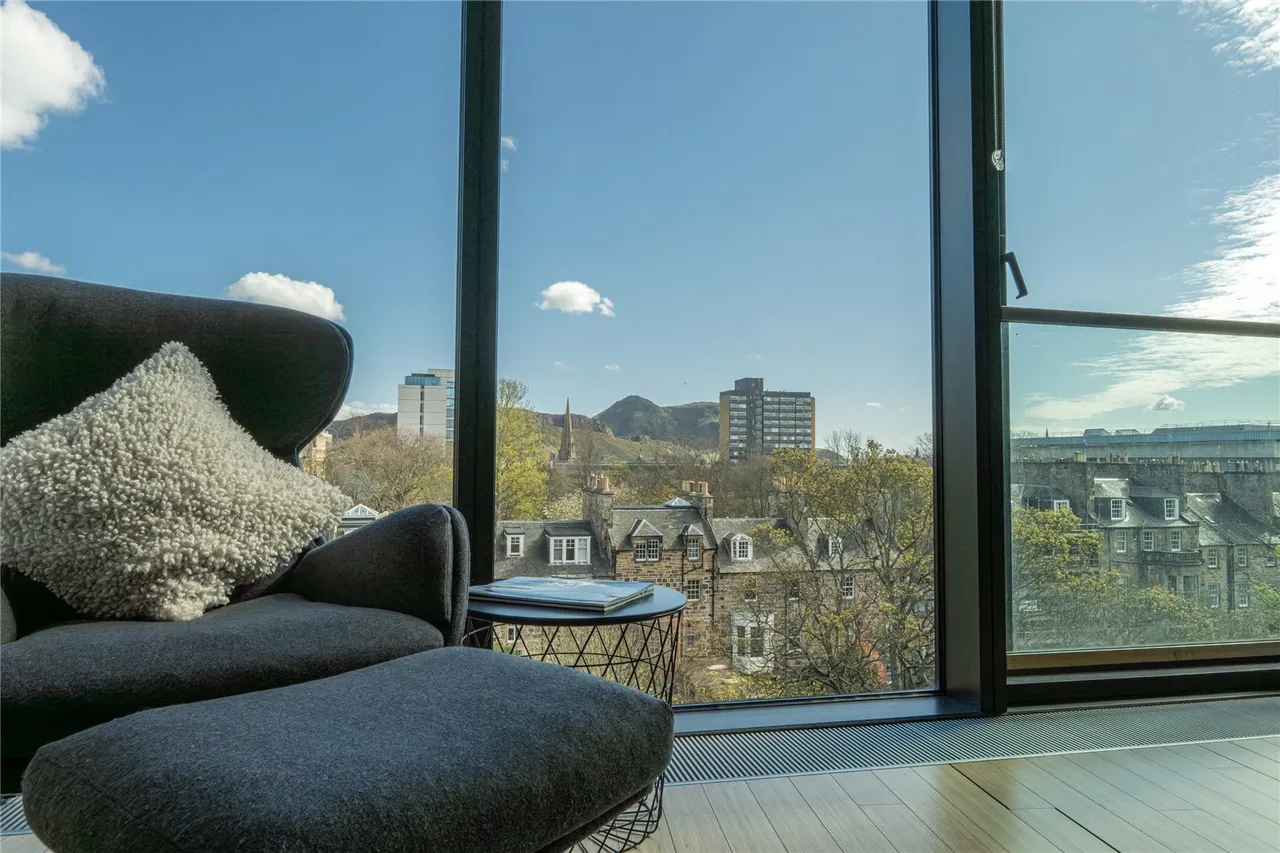 Simpson Loan, Edinburgh, EH3, photo 8