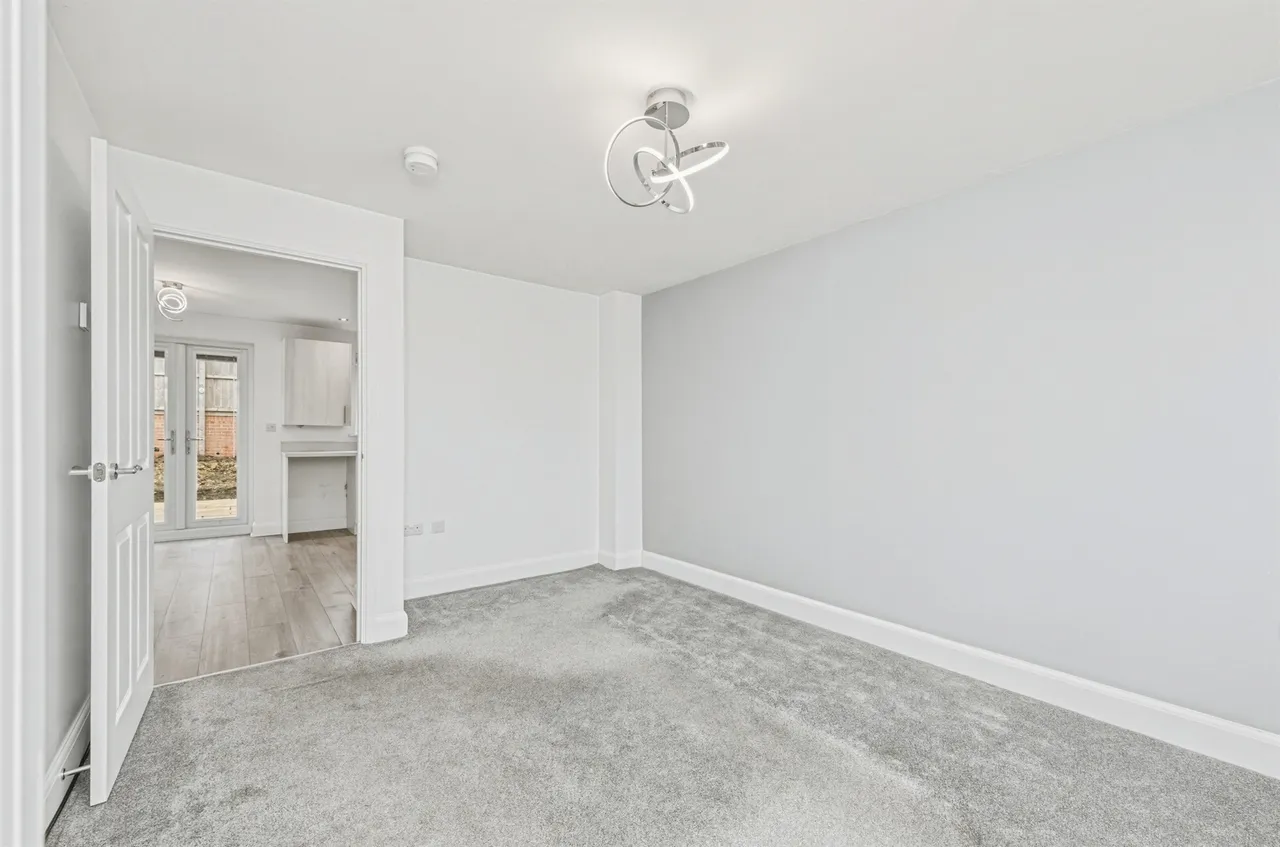 Burkwood View, WAKEFIELD, photo 10