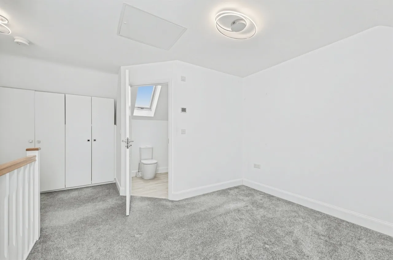 Burkwood View, WAKEFIELD, photo 12