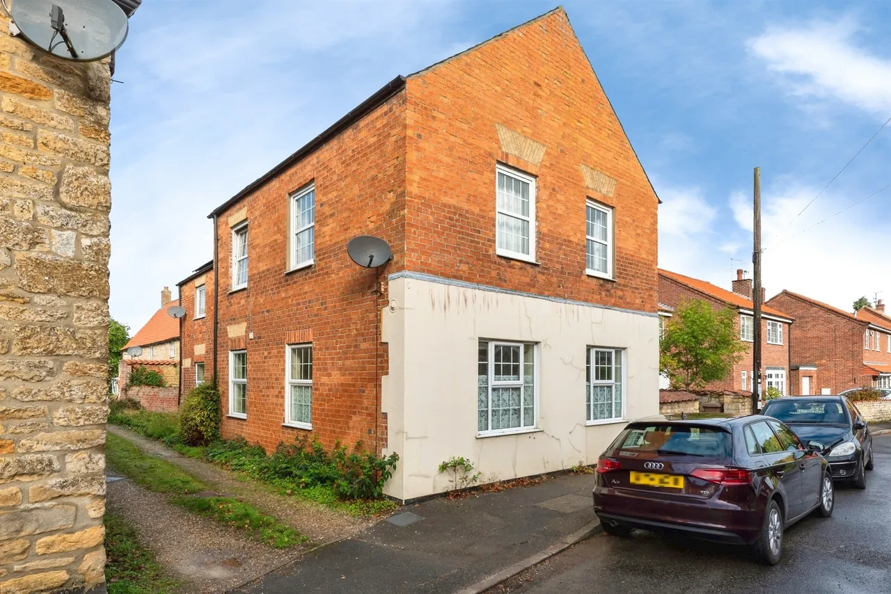 1 bed flat for sale, High Street, Welbourn, LN5