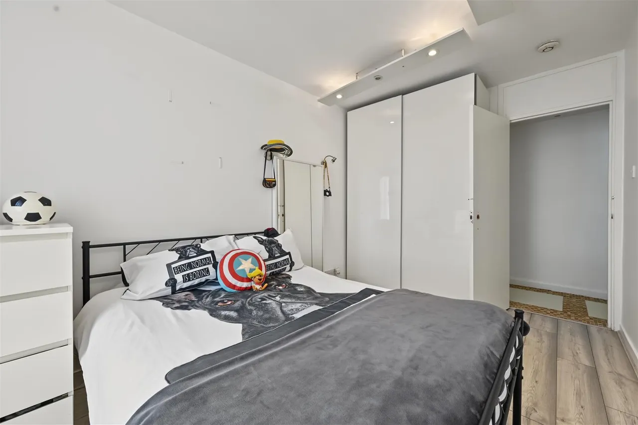 Adelaide Road, London, photo 9