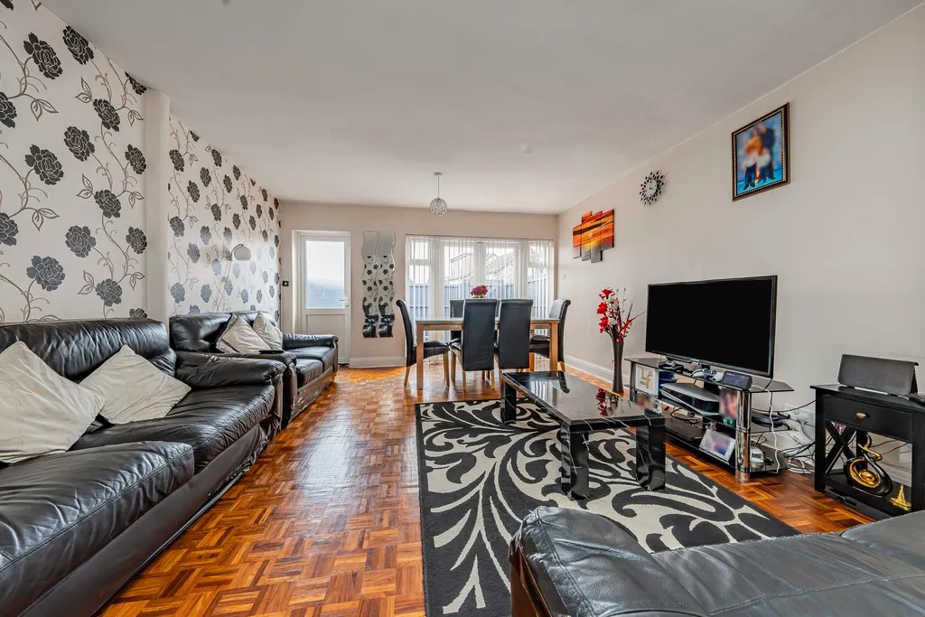 Paget Road, Hillingdon, UB10, photo 2