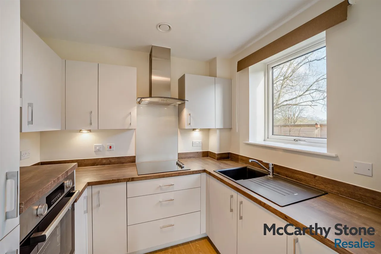 Barley Place, Blandford St. Mary, DT11, photo 4