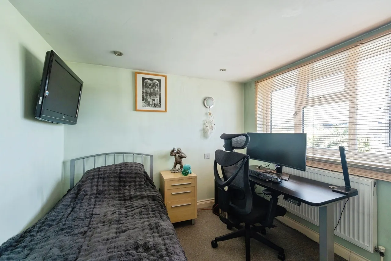 Downshall Avenue, ILFORD, Essex, IG3, photo 10