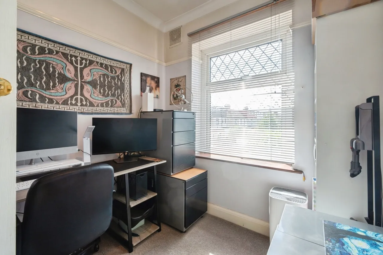 Downshall Avenue, ILFORD, Essex, IG3, photo 13