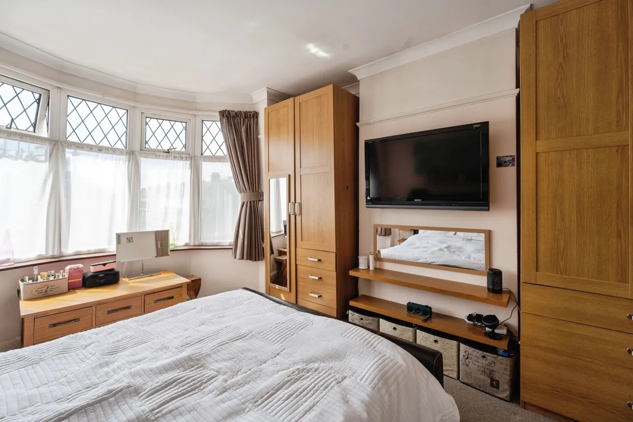 Downshall Avenue, ILFORD, Essex, IG3, photo 11
