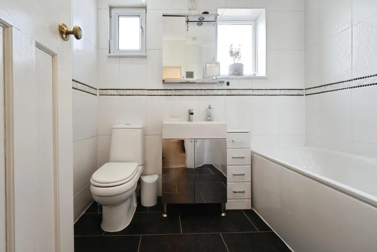 Downshall Avenue, ILFORD, Essex, IG3, photo 16