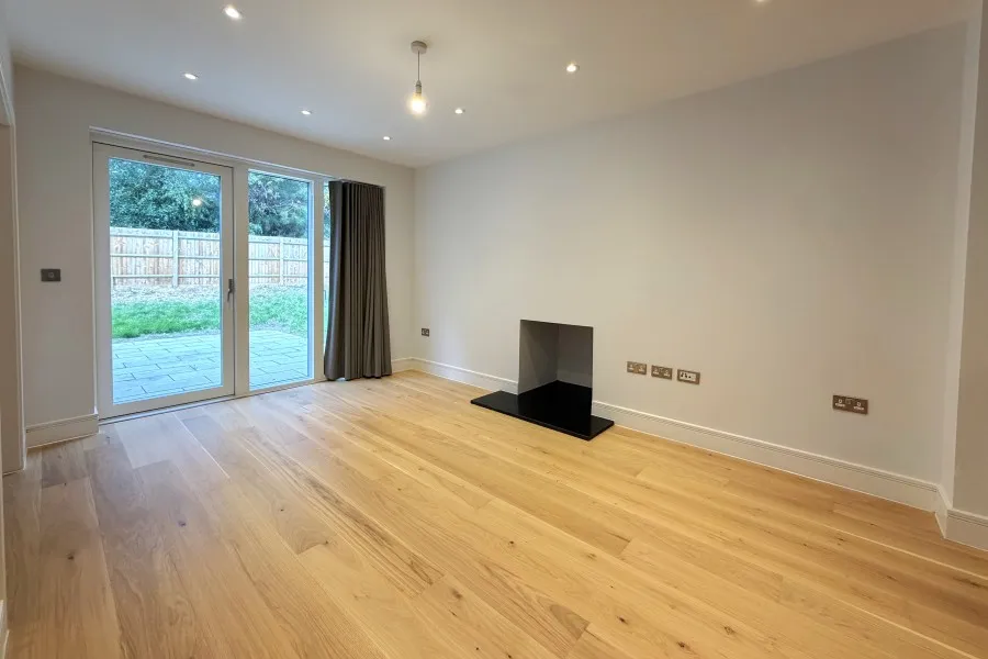 Towpath Crescent, Woking, GU21, photo 4