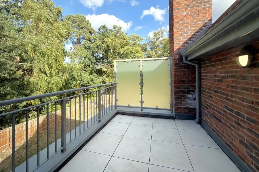 Towpath Crescent, Woking, GU21, photo 13