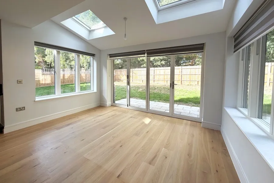 Towpath Crescent, Woking, GU21, photo 2