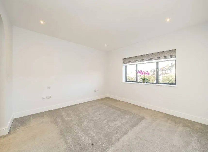 Bridge Lane, Golders Green, NW11, photo 9