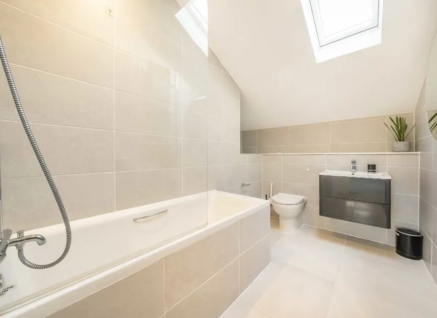 Bridge Lane, Golders Green, NW11, photo 11