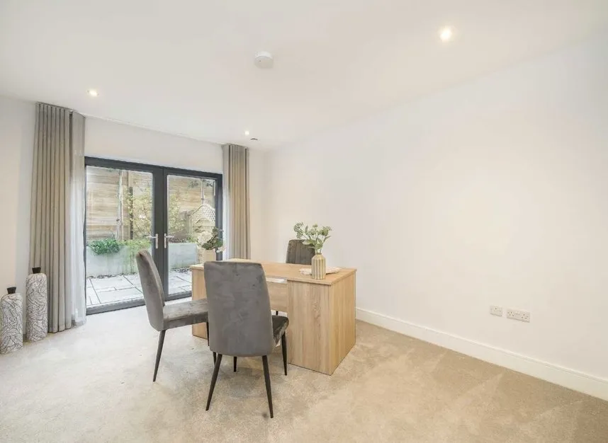 Bridge Lane, Golders Green, NW11, photo 5