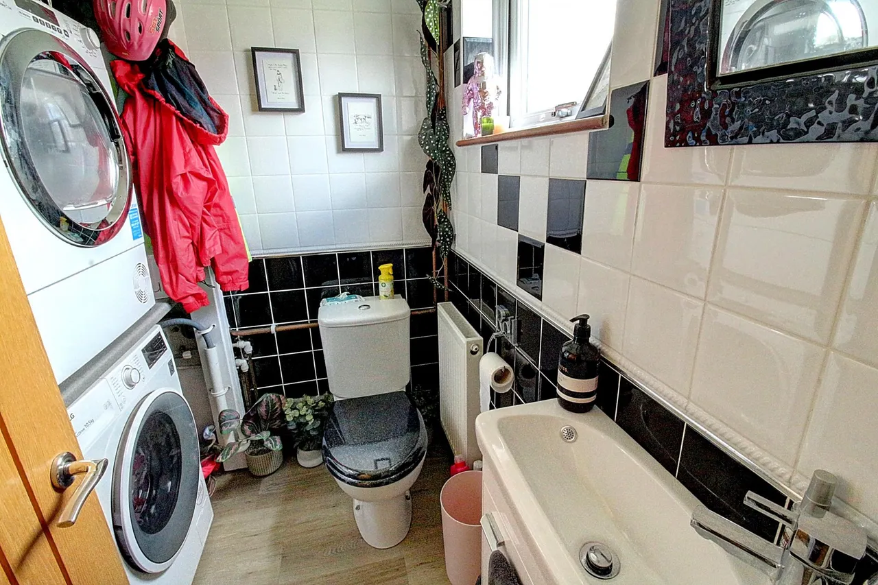 Elgar Close, Nuneaton, CV11, photo 6