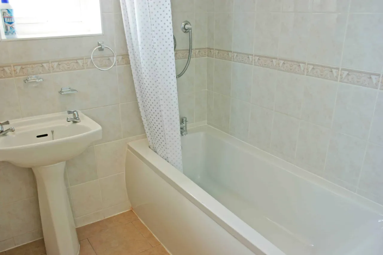 Dedworth Road, Windsor, Berkshire, SL4 5BB, photo 9