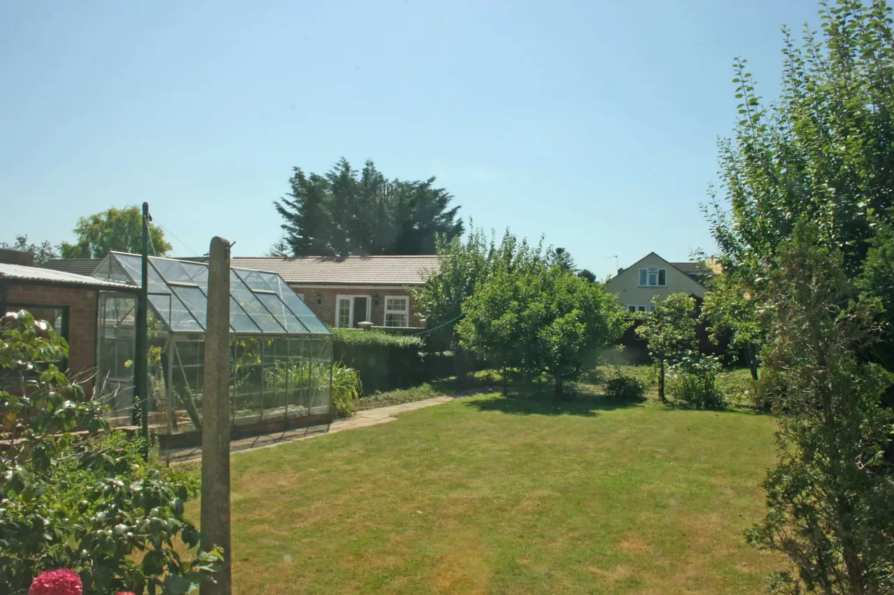 Dedworth Road, Windsor, Berkshire, SL4 5BB, photo 5
