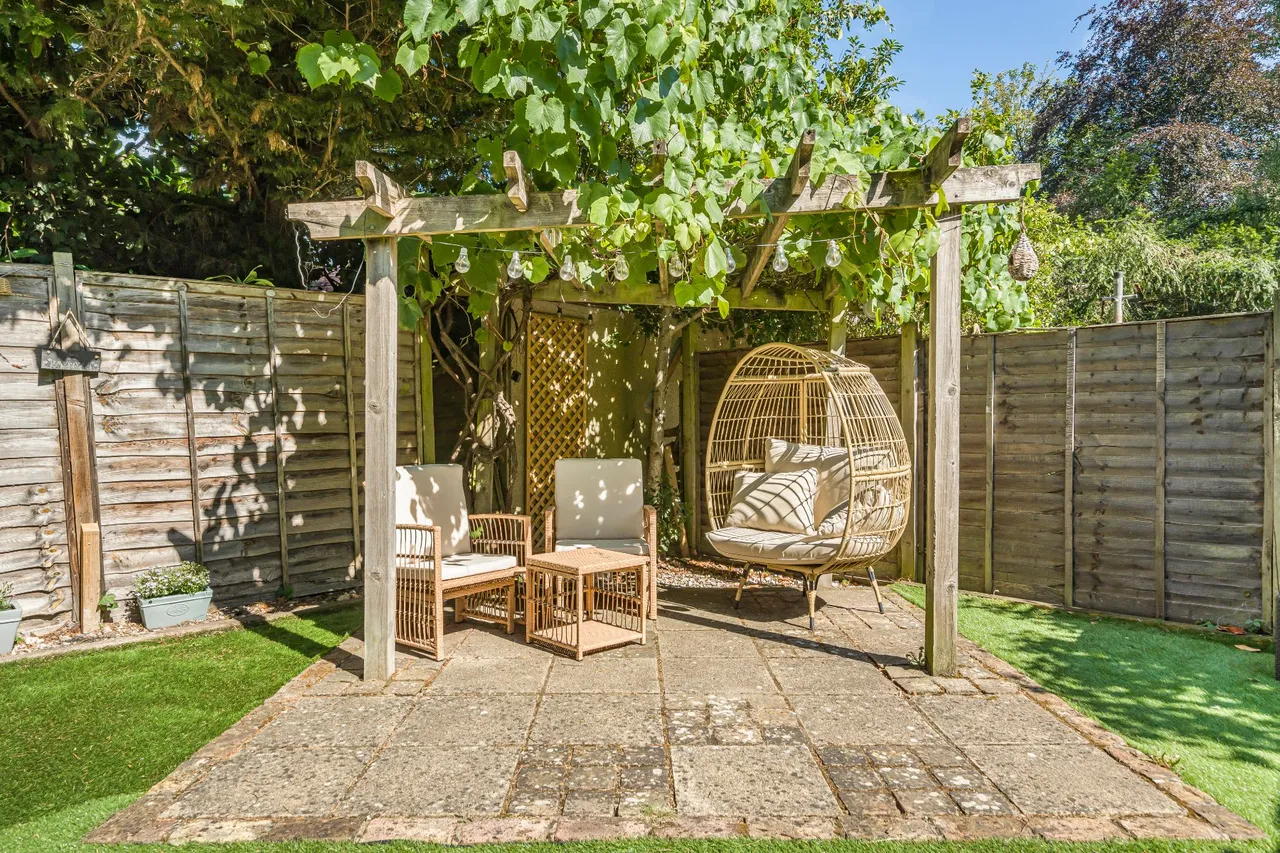 Layton Court, Weybridge, KT13, photo 11