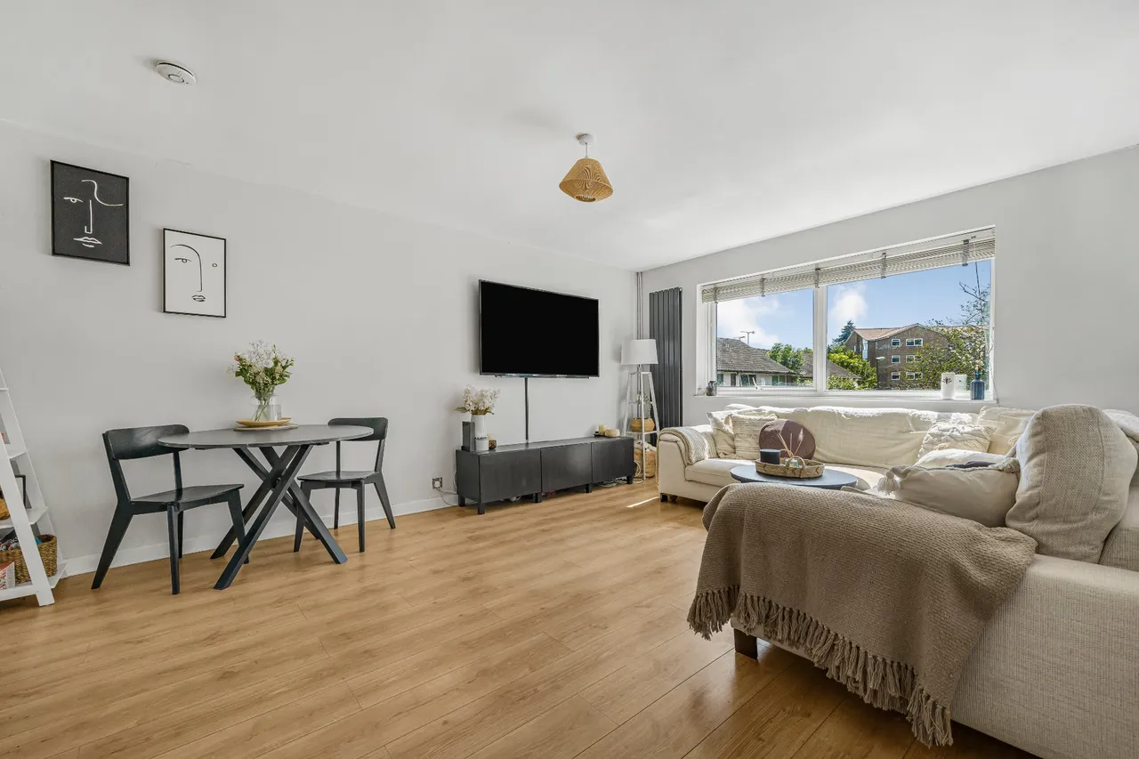 Layton Court, Weybridge, KT13, photo 5