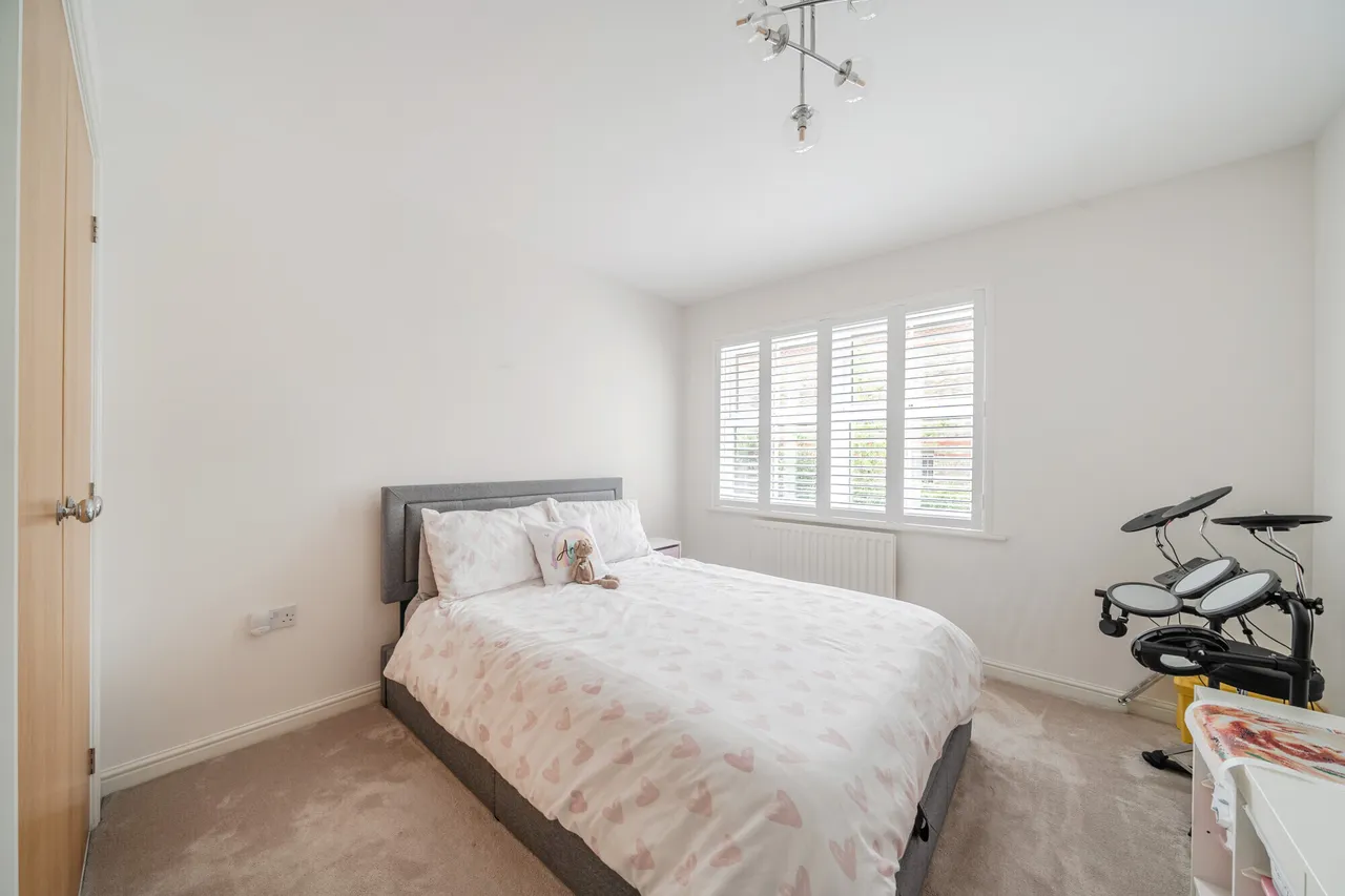 Horton Crescent, Epsom, KT19, photo 10