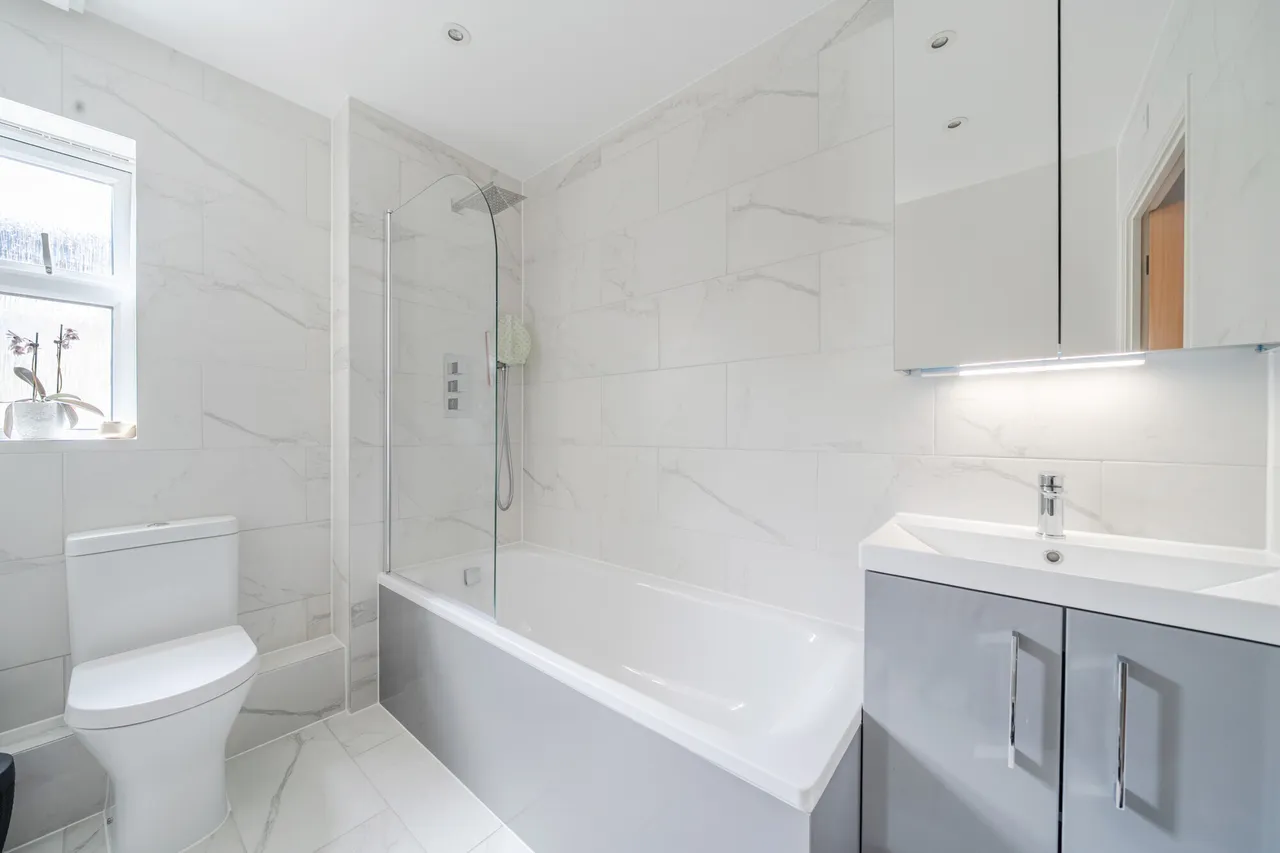 Horton Crescent, Epsom, KT19, photo 5