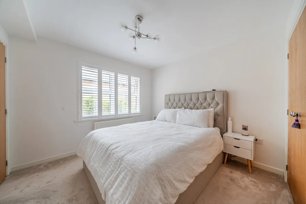Horton Crescent, Epsom, KT19, photo 4