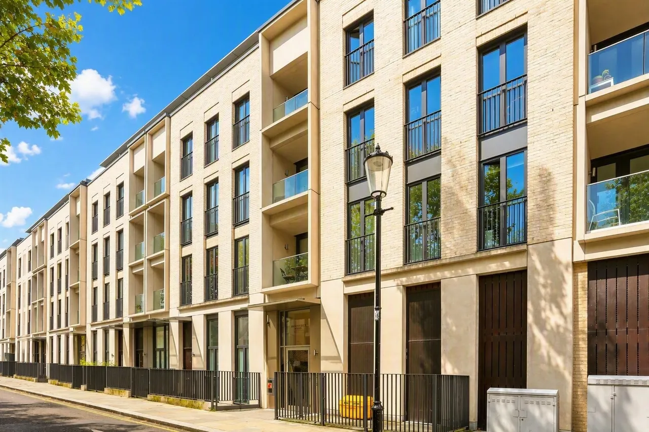 2 bed flat for sale — Bonchurch Road, London, W10