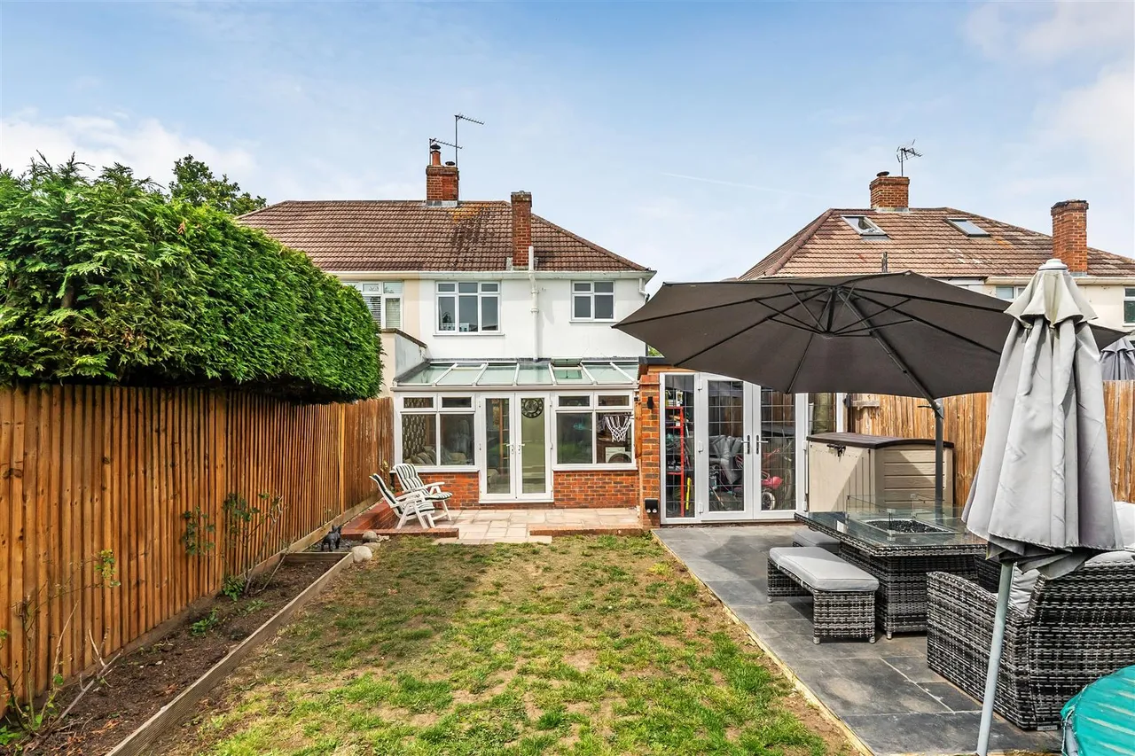 Cock Lane, Fetcham, KT22, photo 15