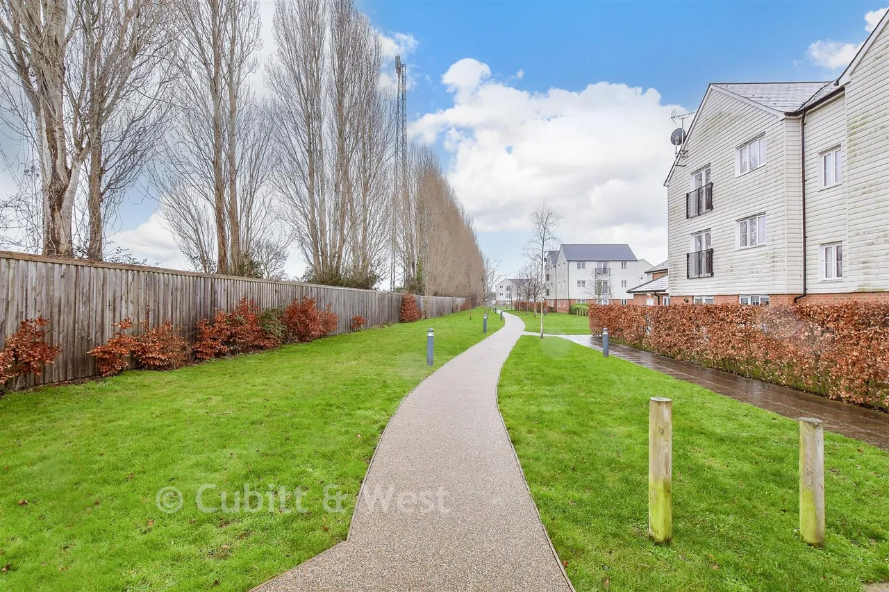 Priors Orchard, Southbourne, PO10, photo 9