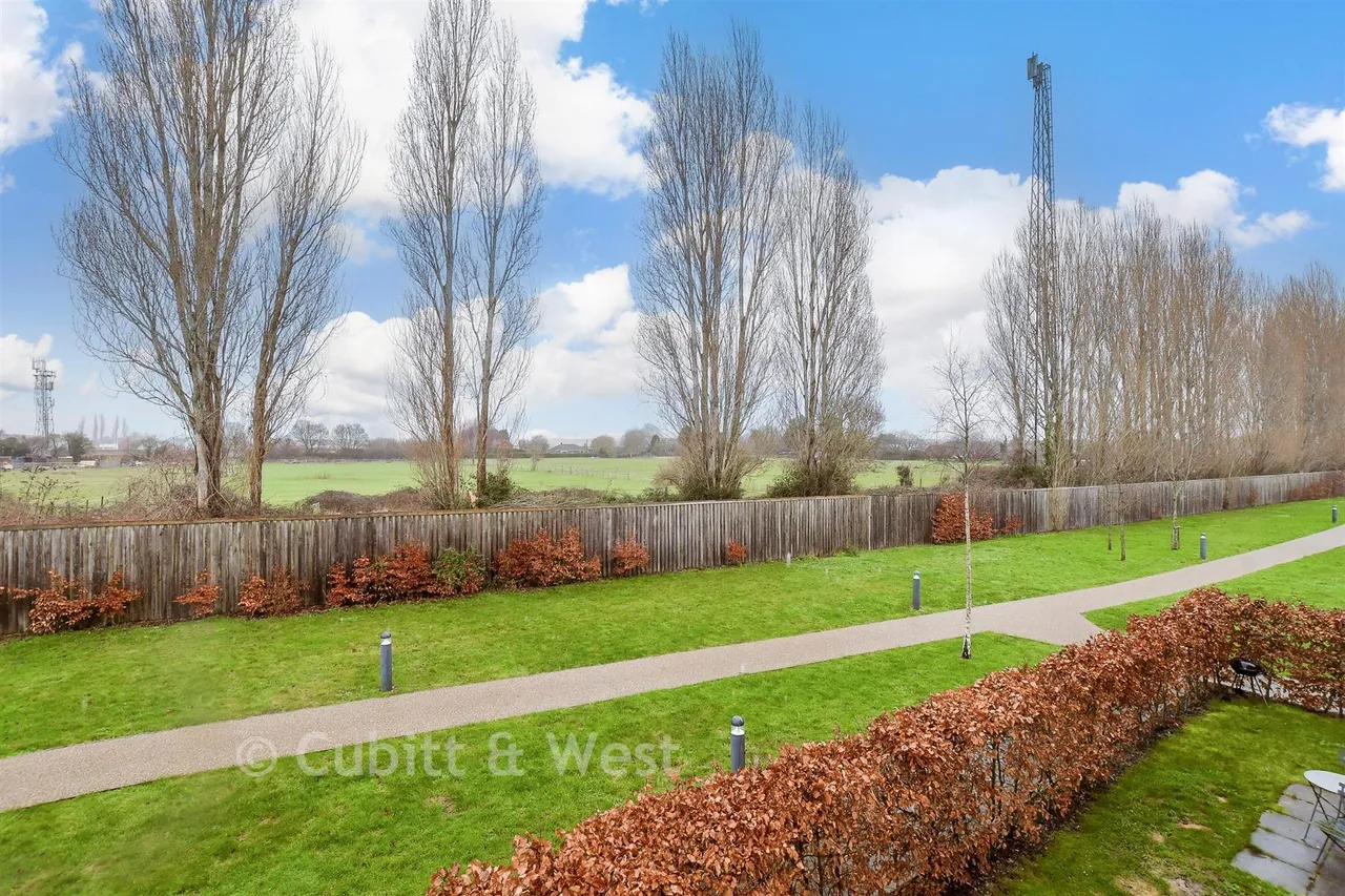 Priors Orchard, Southbourne, PO10, photo 10
