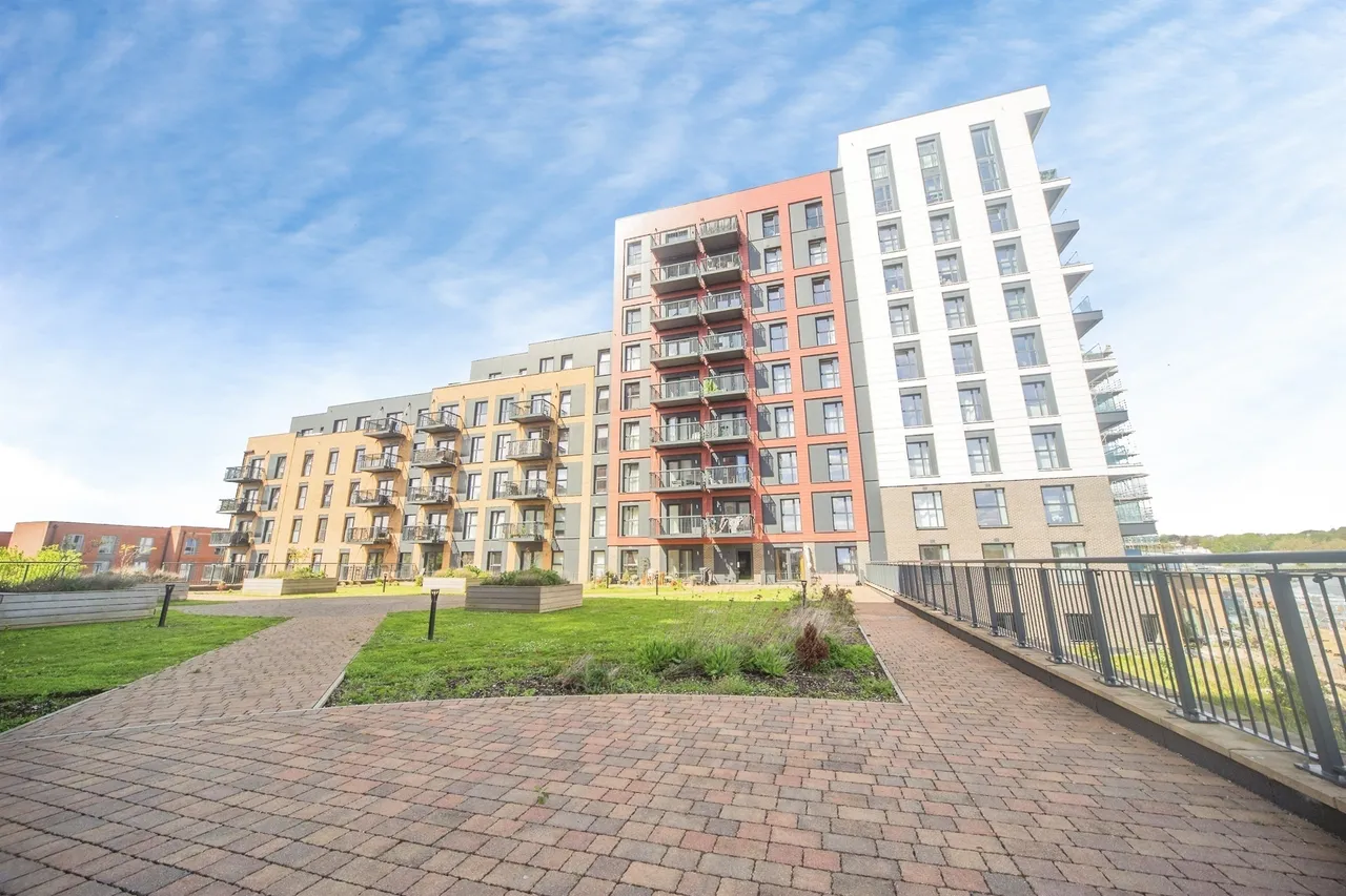 1 bed flat for sale — Meridian Way, Southampton