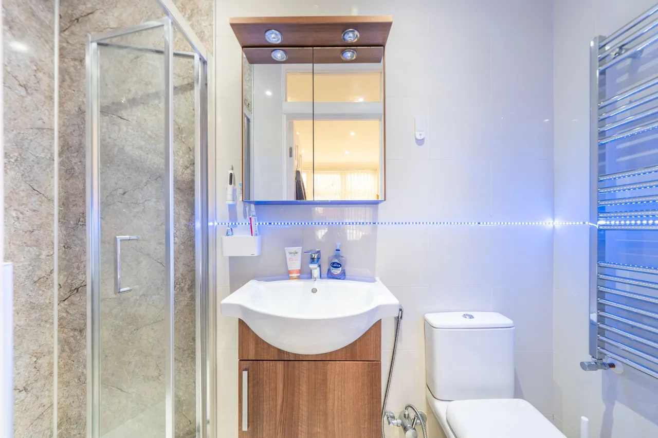 218 Chamberlayne Road, London, photo 12