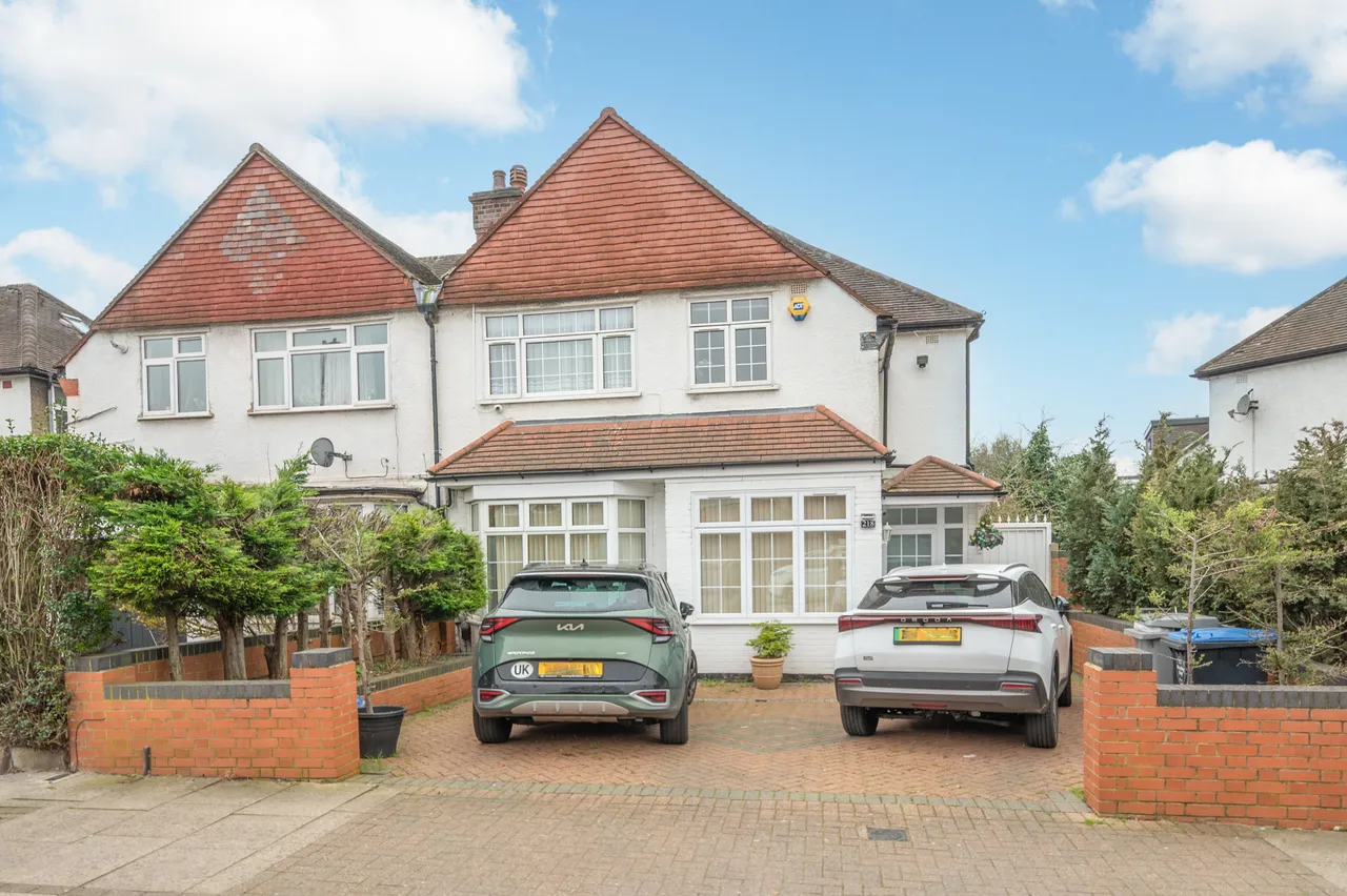 218 Chamberlayne Road, London, photo 5