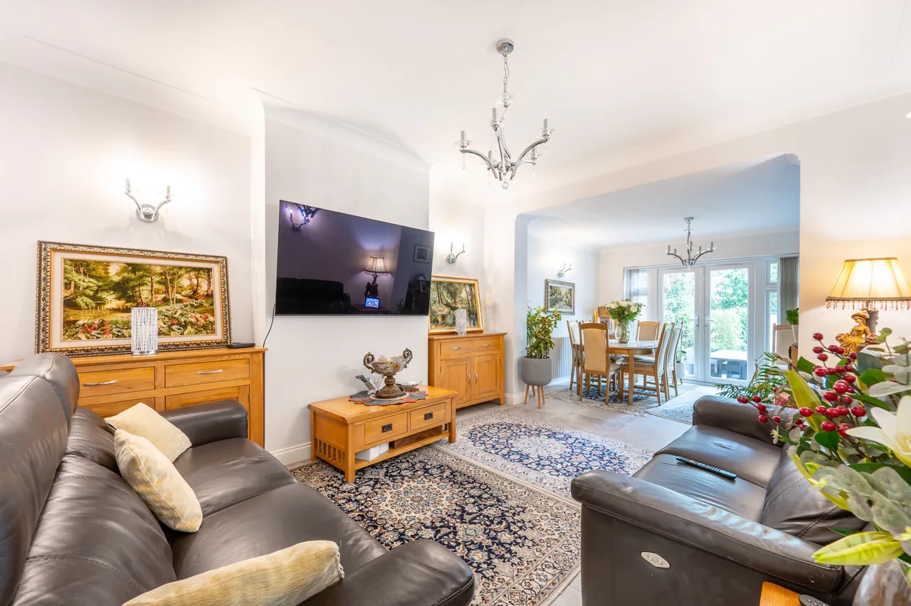 5 bed house for sale — 218 Chamberlayne Road, London