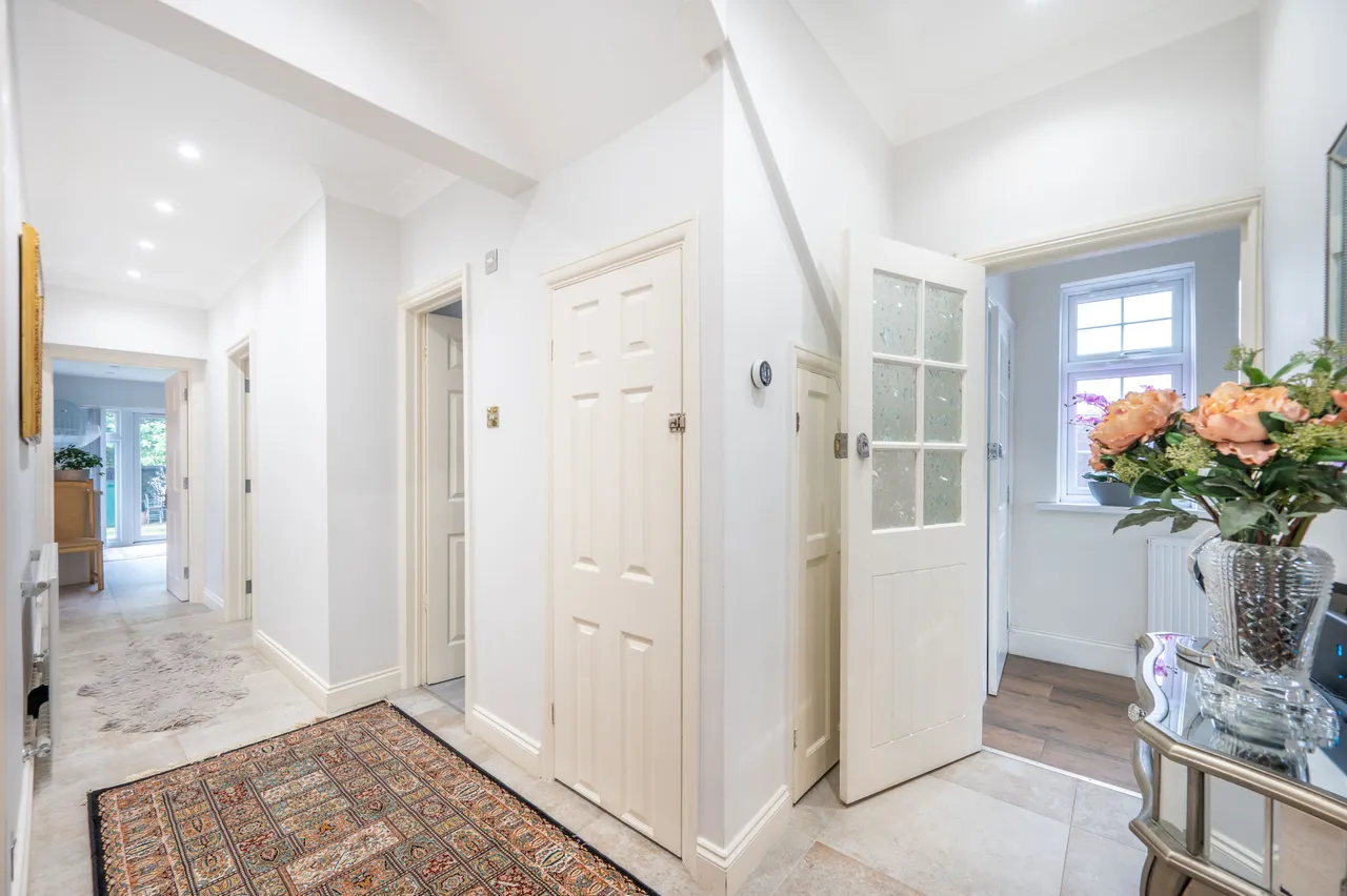 218 Chamberlayne Road, London, photo 6