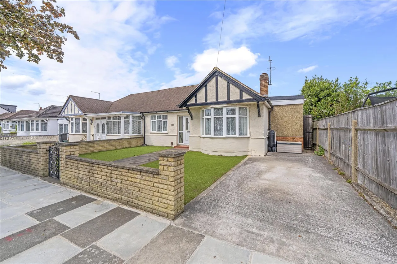 3 bed house for sale — Glasbrook Avenue, Twickenham, TW2 6AH