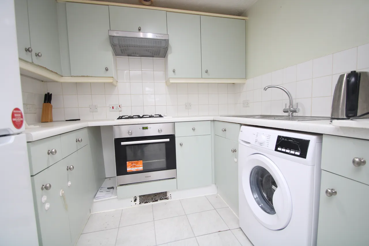 2 bed flat to rent — Haling Park Road, South Croydon CR2